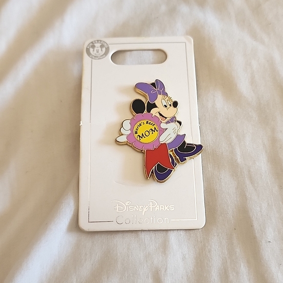 Disney Jewelry - Disney Parks Minnie Mouse pin